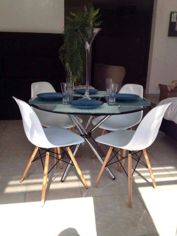Perfect fit for a breakfast dining table or a dining table for a small space 80cm diameter