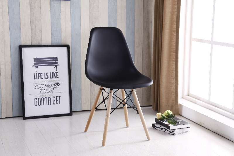 Eames chair for Office, Dining or outdoors